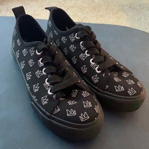 Riverdale Jughead Crown Sneakers